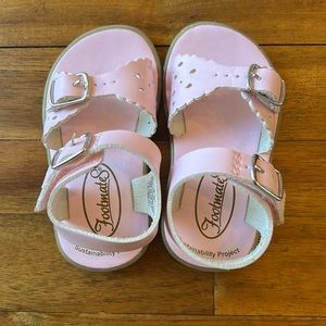 Pink Footmates sandals - in excellent used condition - size 4